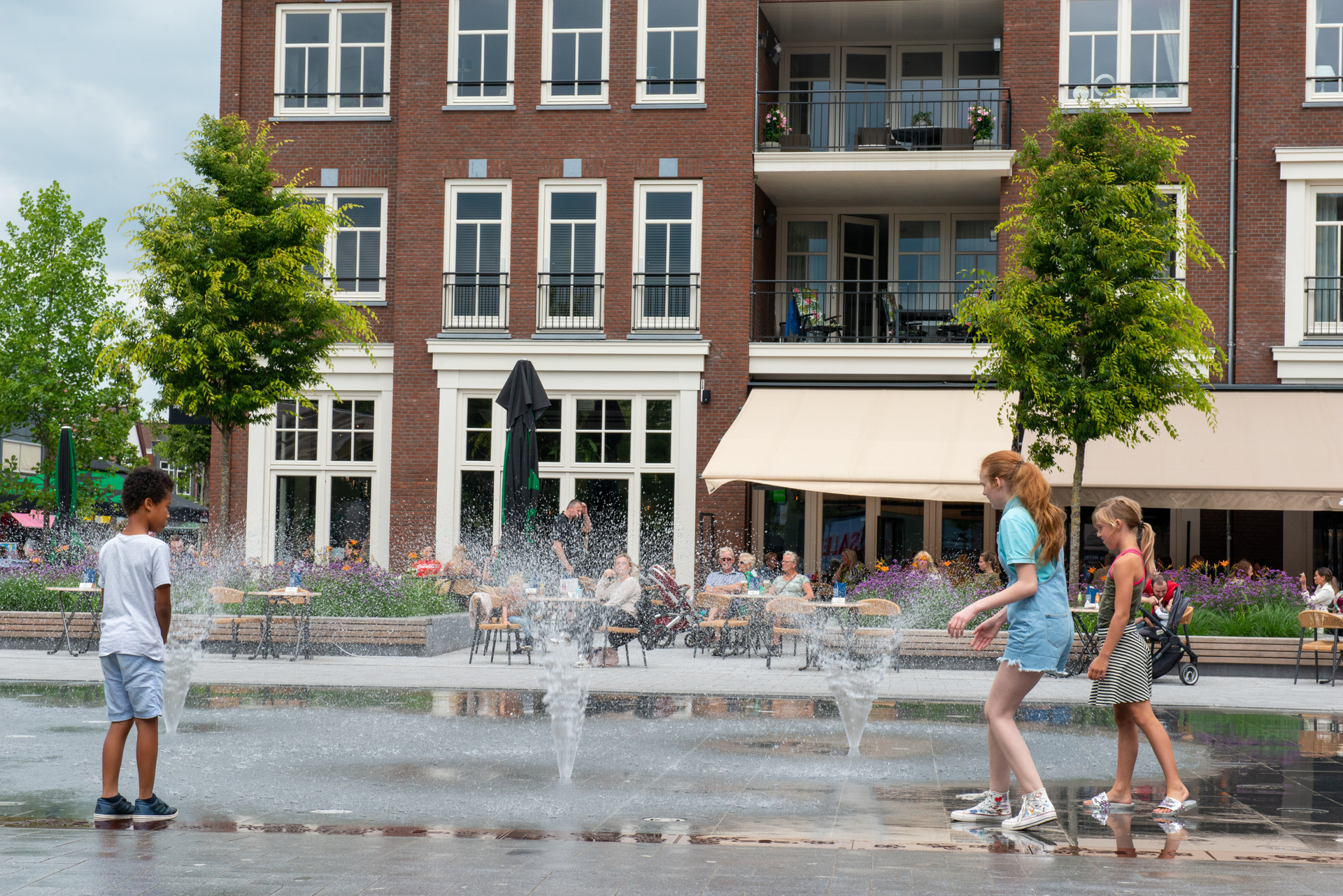 Hoogeveen Kerkplein fonteinen en kunstwerk Spiegelkraan